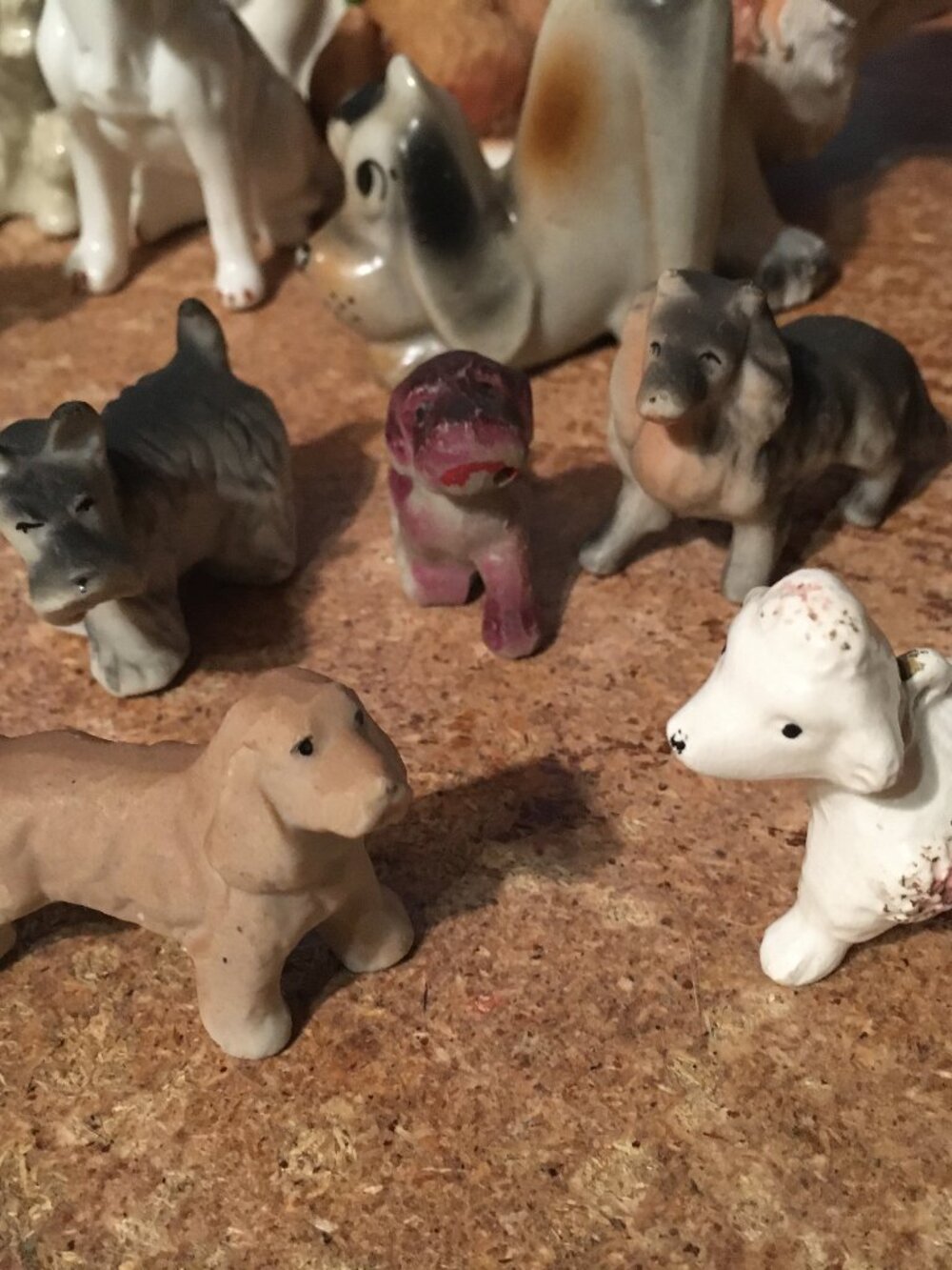 BIG LOT OF 30+ PUPPY DOG FIGURES PLUSH ENESCO POUND PUPPIES MCGRUFF JAPAN - Picture 2 of 16